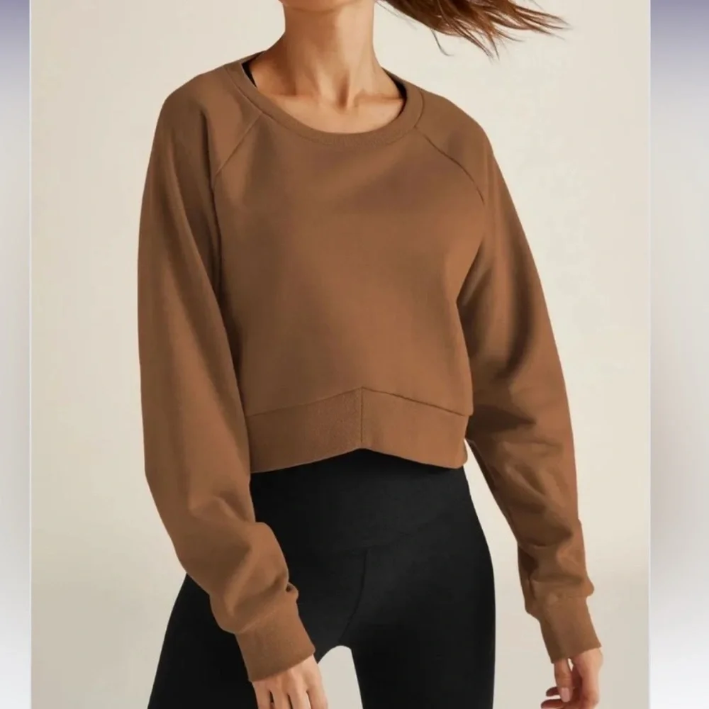 Beyond Yoga Uplift Cropped Pullover in Toffee Medium Stitch Fix Nwt